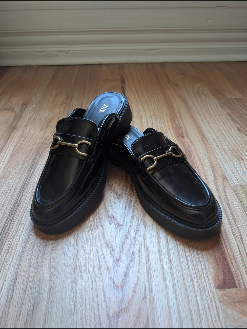 Zara NWT Black Leather Slip-On Loafers with Gold Bit